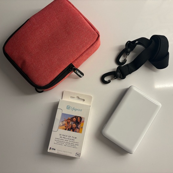 Lifeprint Printer + Carrying Case/Strap and Film - Picture 2 of 5
